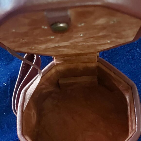 VINTAGE WOLF DESIGNS BROWN OCTAGON LEATHER TRAVEL JEWWLRY CASE-NEW - Picture 8 of 8